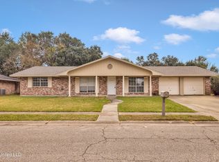 718 Briarwood Dr, Long Beach, MS 39560