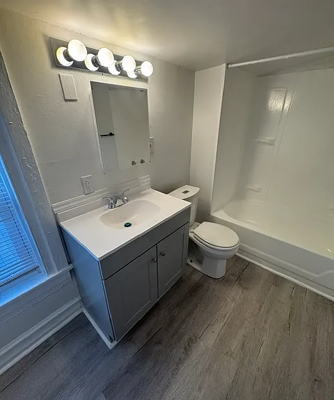 409 Beech St — Photo 16