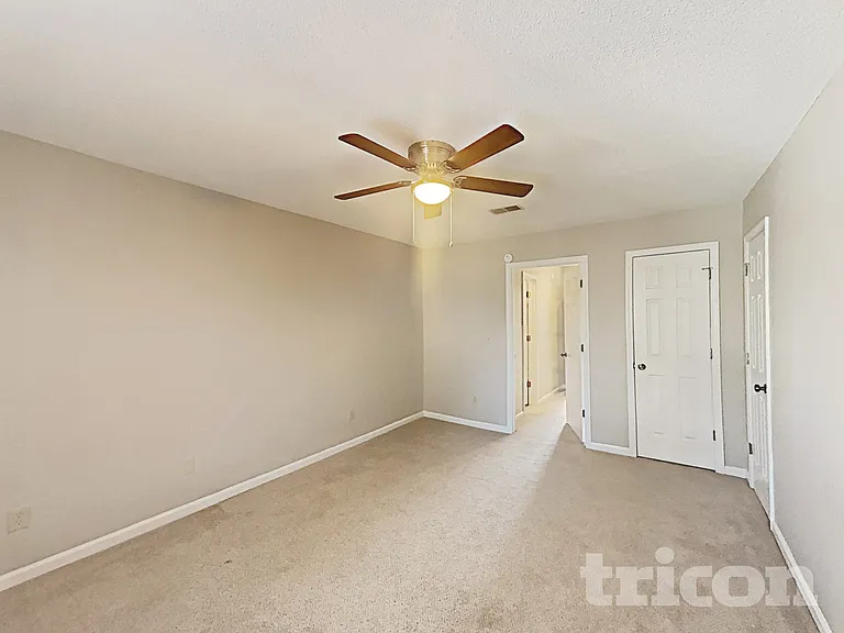 242 Chisolm Cir — Photo 12