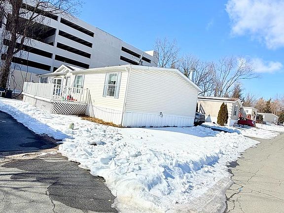 2nd image of 22 Prince William Cir