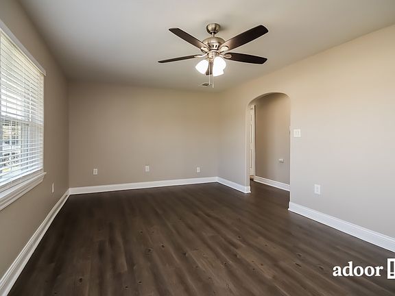 5th image of 2102 Hillshire Dr