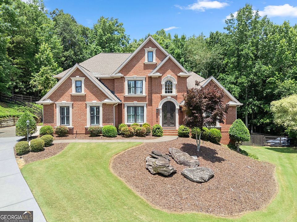 1st image of 136 Riverview Dr