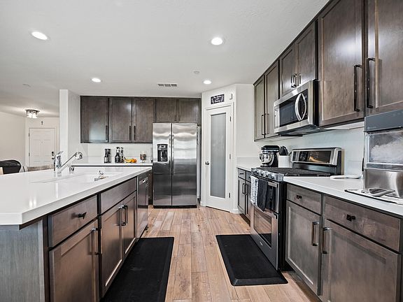 4th image of 2070 W Chianti Way
