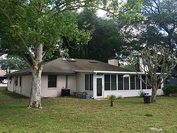 4th image of 7208 Fox Chase Dr