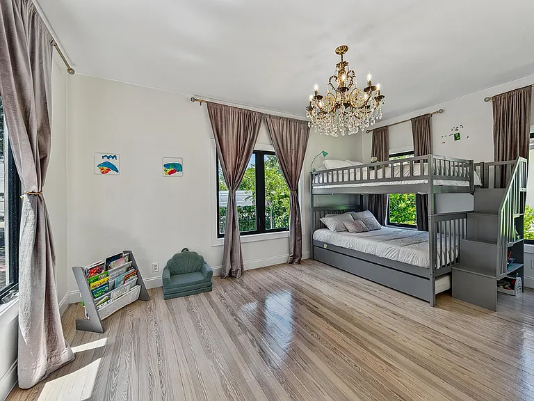 1010 N Rio Vista Blvd — Photo 23