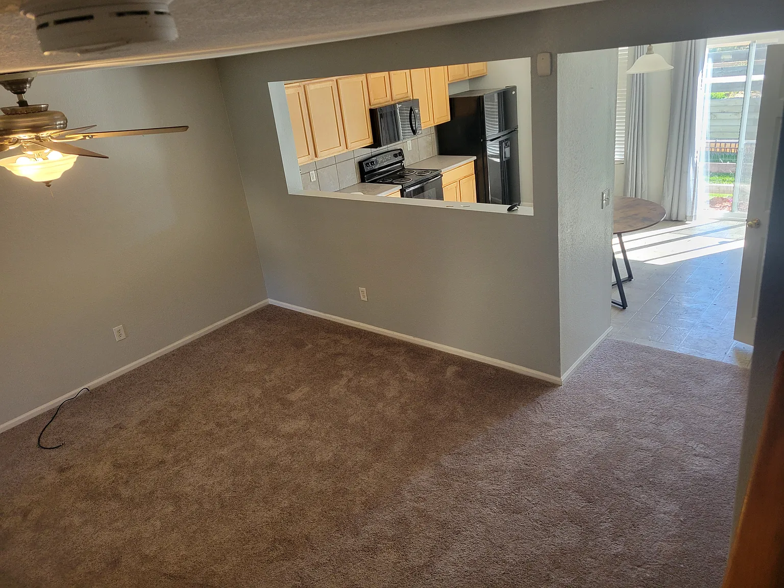 397 Smith Cir, Erie — Photo 3