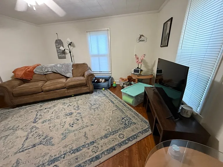 425 Vattier St — Photo 3
