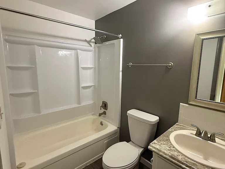913 N Morton St #6 — Photo 4