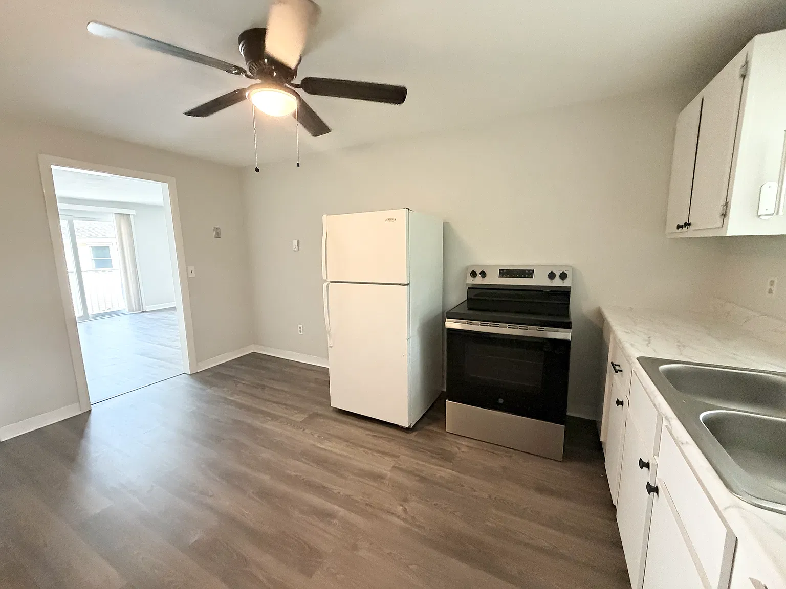 2 bed, 800 sqft, $1,800 — Photo 4