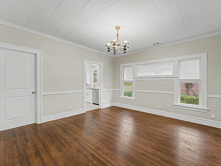 1308 W Easton St — Photo 9