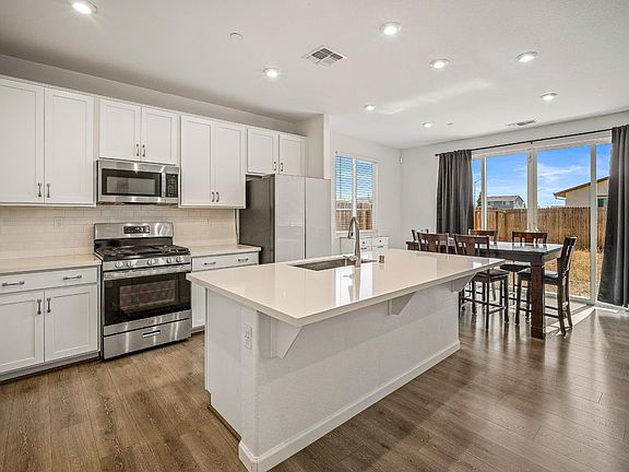 3rd image of 1566 Falabella Way