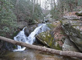 156 Escondido Ln, Lowgap, NC 27024