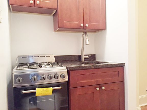 4th image of 126 E 39th St APT 1C