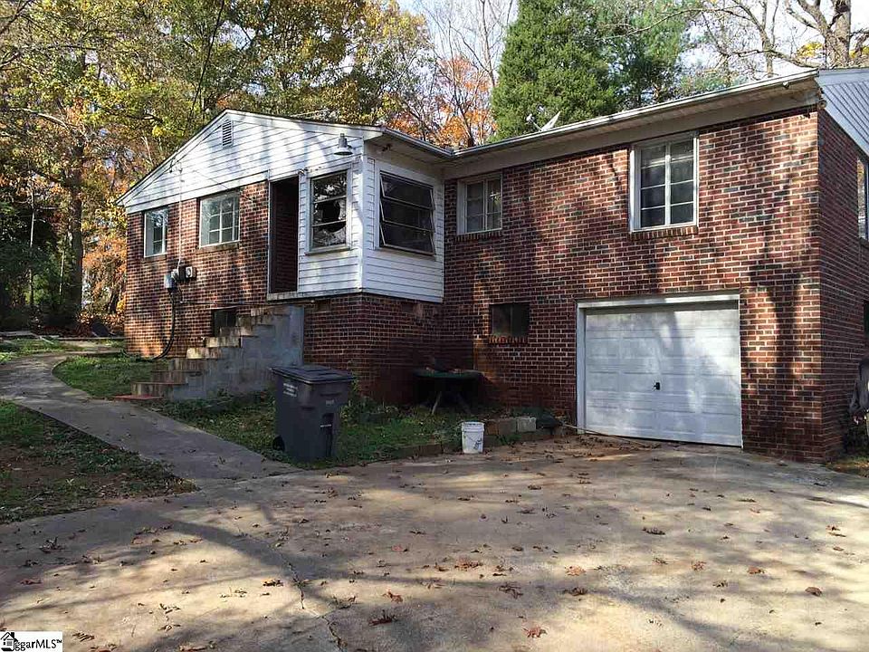 2nd image of 94 Bruce Rd