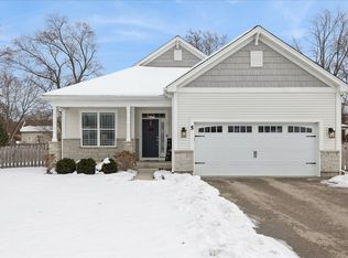 5 Lake Vista Ct, Lake Villa, IL 60046