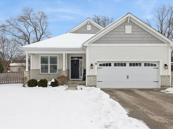 5 Lake Vista Ct, Lake Villa, IL 60046
