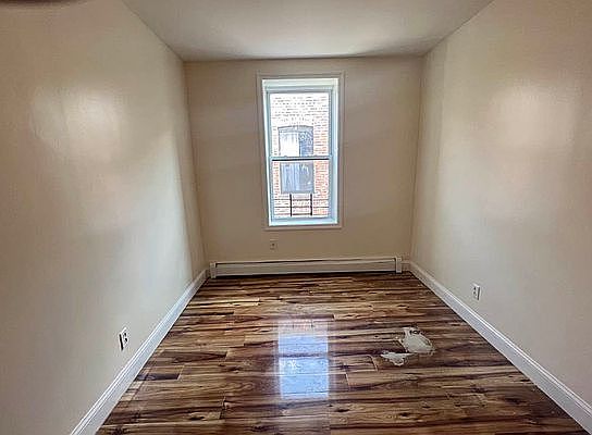 3rd image of 649 Pennsylvania Ave #2R