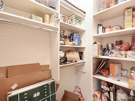 5th image of 1528 N Hudson Ave APT 1