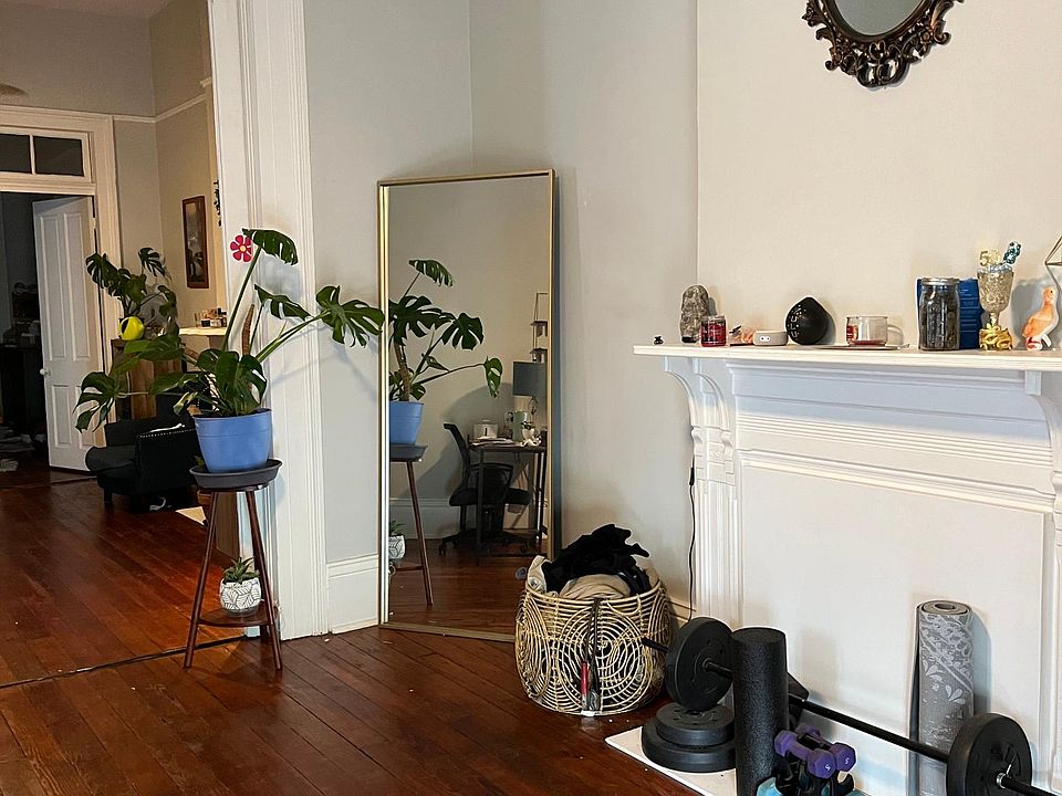 1st image of 131 N Solomon St #131