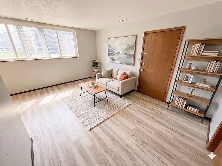 1125 Dixon Dr — Photo 4