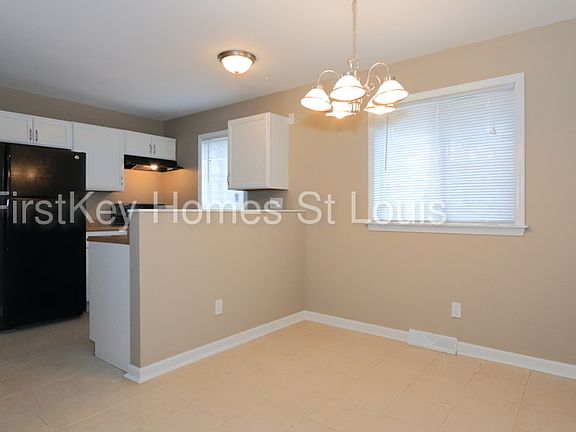 5th image of 2647 Farber Dr
