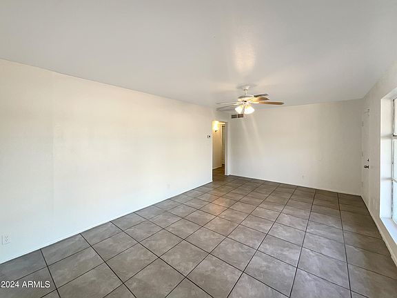 4th image of 3725 W MEADOWBROOK Avenue