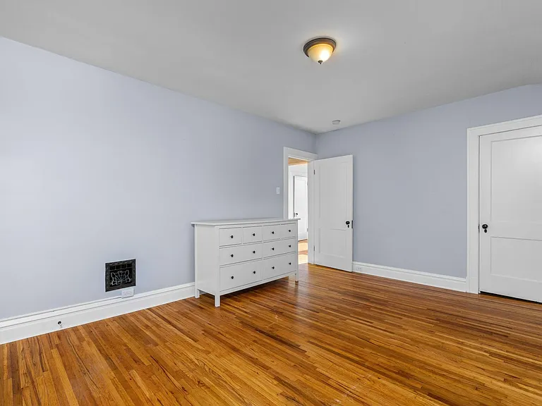 3124 Gurney Ave — Photo 5