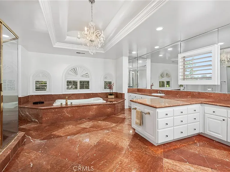 5267 Newcastle Ln — Photo 24