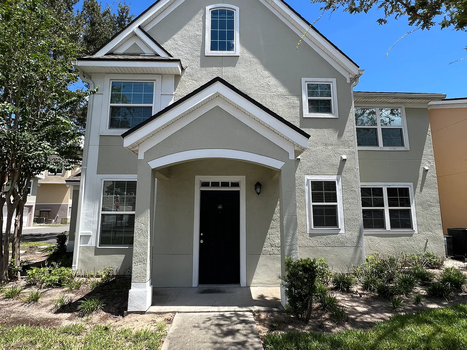 1 bed, 885 sqft, $1,400 — Photo 1