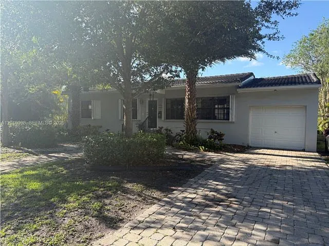 1140 Wren Ave — Photo 1