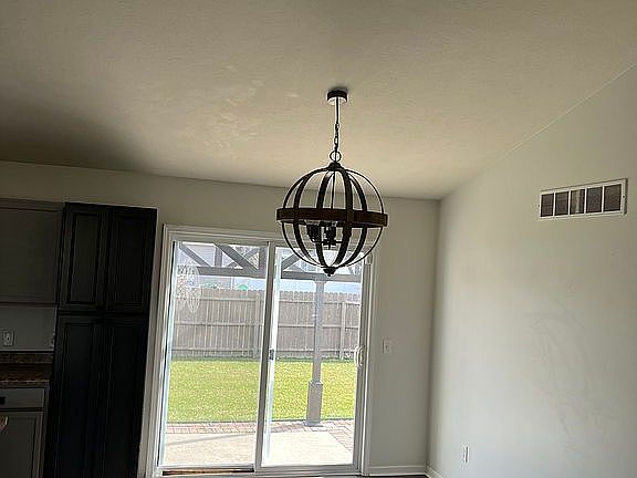 4th image of 8124 Silverado Ln