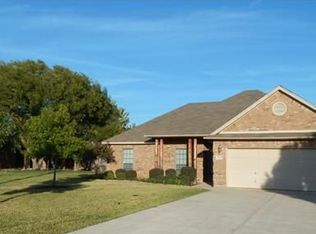 9113 Coral Ln, Fort Worth, TX 76140