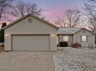 N9437 32nd Dr, Berlin, WI 54923