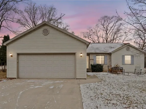 N9437 32nd Dr, Berlin, WI 54923