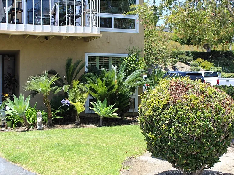 31058 Flying Cloud Dr — Photo 1