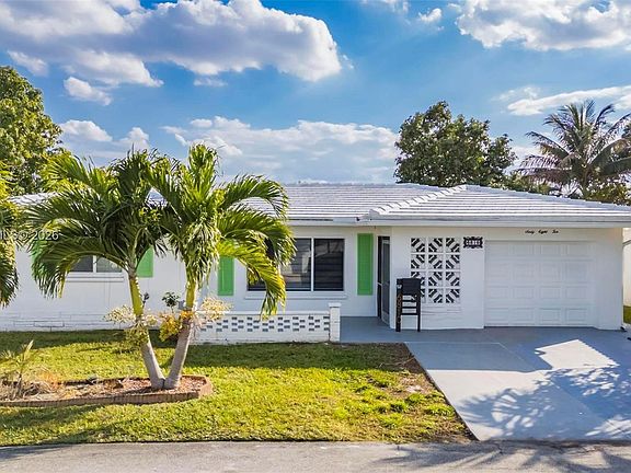 2nd image of 6810 NW 74th Pl