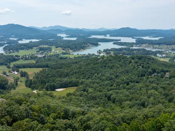 80 Broken Arrow Trl, Hayesville, NC 28904