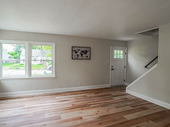 2nd image of 1921 Tudor St