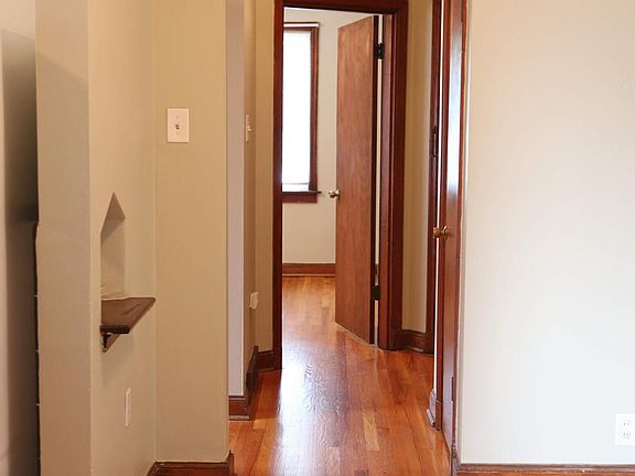 5th image of 4618 Jamieson Ave Floor 1