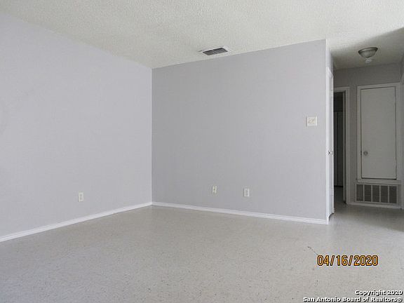 2nd image of 8858 Meadow Trace St