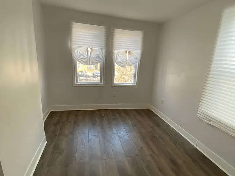 1725 Monument St — Photo 17