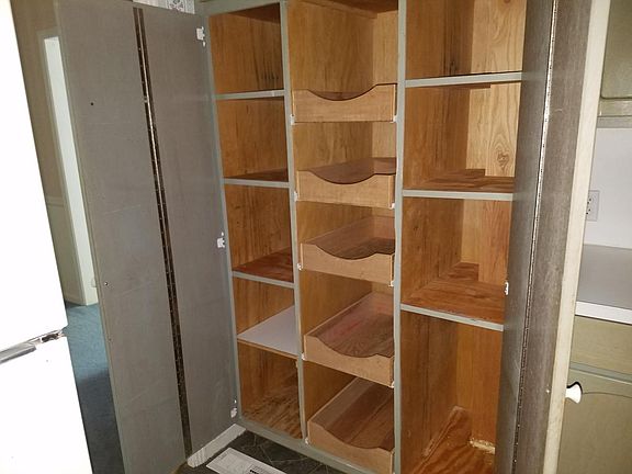 Built-in Kitchen Cabinents