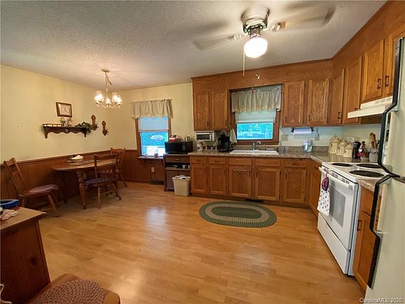 2nd image of 744 Stoney Ln