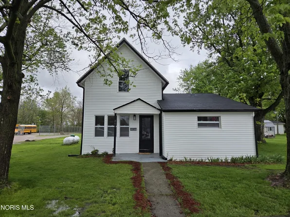 206 W Perry St, Grover Hill, OH 45849