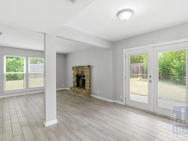 8108 Hood Cir #B — Photo 3