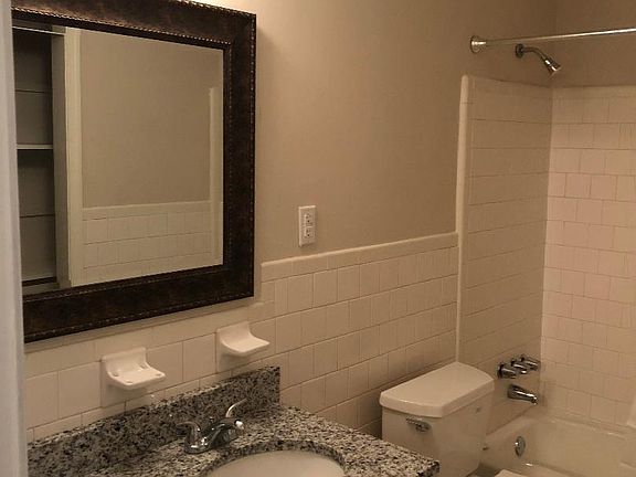 5th image of 1704 Cambridge Ct
