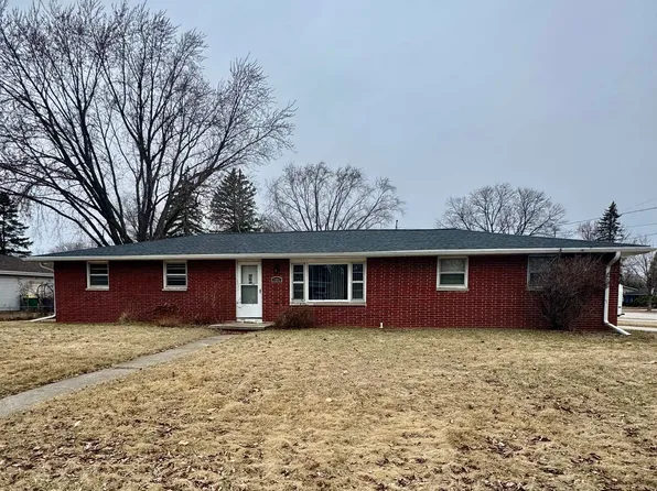 1520 Careful Dr, Green Bay, WI 54304