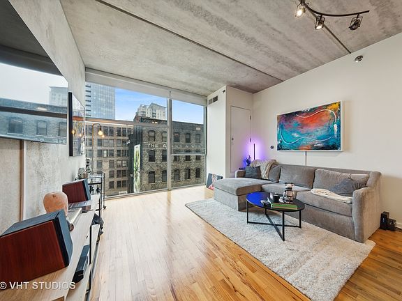 4th image of 630 N Franklin St APT 602