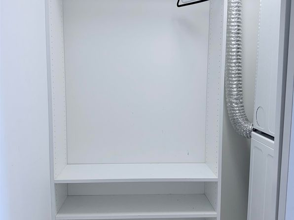 2 bedroom rental in Surrey — photo 15