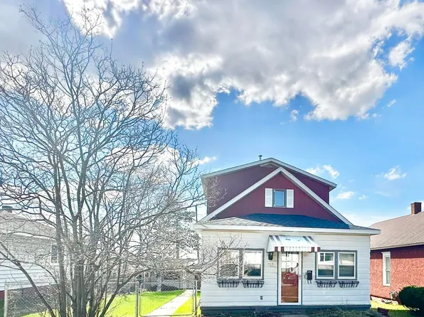 717 Section St, Norway, MI 49870